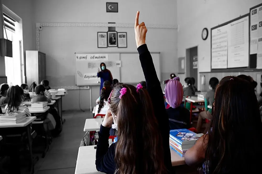SON DAKİKA: İstanbul'da ders saatleri kısaldı! İşte o ilçeler SON DAKİKA: İstanbul'da ders saatleri kısaldı! İşte o ilçeler