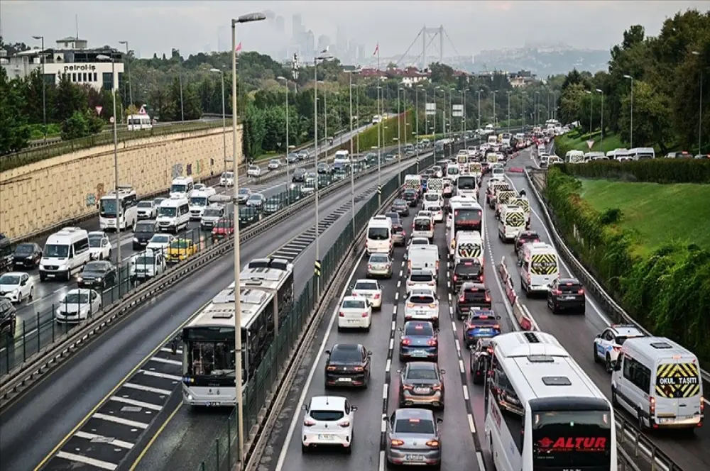 Trafik güvenliğine gelecek yıl yaklaşık 19 milyar lira harcanacak Trafik güvenliğine gelecek yıl yaklaşık 19 milyar lira harcanacak