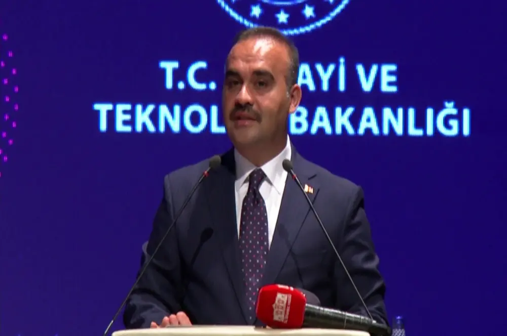 Bakan Kacır: 2030'a kadar 30 milyar dolar teşvik sunacağız Bakan Kacır: 2030'a kadar 30 milyar dolar teşvik sunacağız