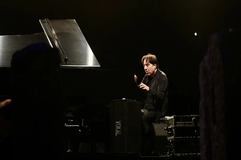 Fazıl Say'ın yeni eseri Mozart ve Mevlana'nın prömiyeri İsviçre'de yapıldı Fazıl Say'ın yeni eseri Mozart ve Mevlana'nın prömiyeri İsviçre'de yapıldı