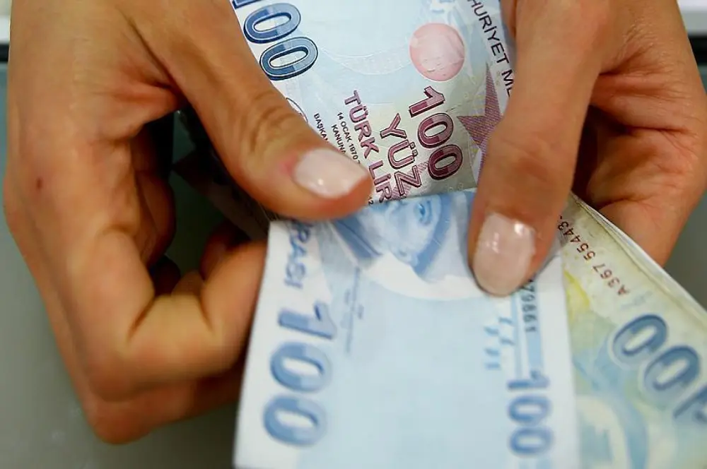 SON DAKİKA: Uluslararası yatırım bankasından 'TL' tavsiyesi SON DAKİKA: Uluslararası yatırım bankasından 'TL' tavsiyesi