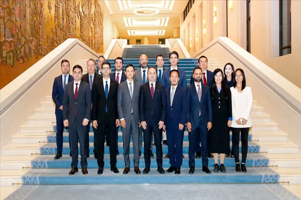 Türkiye'den Pekin'deki Huawei AR-GE Merkezine üst düzey ziyaret Türkiye'den Pekin'deki Huawei AR-GE Merkezine üst düzey ziyaret