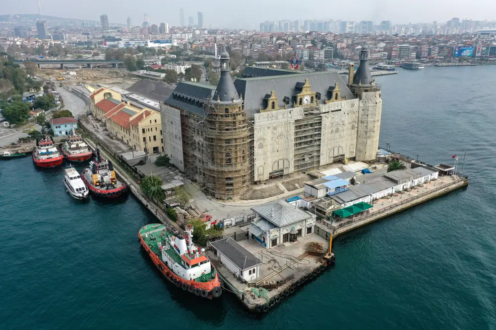 İstanbul restorasyonlarla eski siluetine kavuşuyor İstanbul restorasyonlarla eski siluetine kavuşuyor