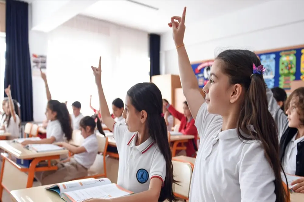 Ara tatil bitti, ilk ders zili çaldı: ‘15 tatil’ ne zaman başlıyor? Ara tatil bitti, ilk ders zili çaldı: ‘15 tatil’ ne zaman başlıyor?