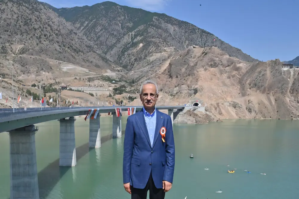 Yusufeli Yolları’nı 2 yılda 929 bin araç kullandı Yusufeli Yolları’nı 2 yılda 929 bin araç kullandı