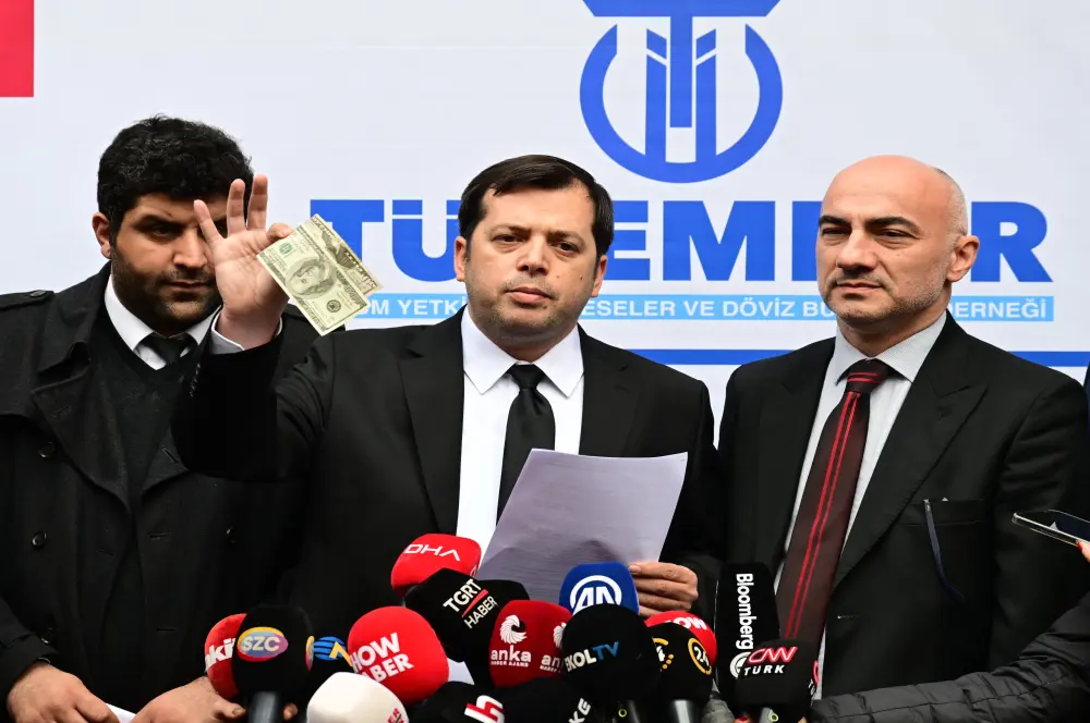 Döviz bürolarından sahte dolar açıklaması: 600 milyon dolar veya 1 milyar dolar… Döviz bürolarından sahte dolar açıklaması: 600 milyon dolar veya 1 milyar dolar…