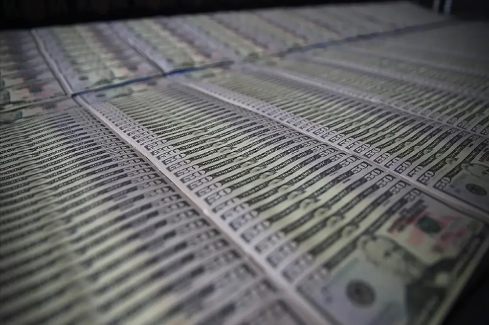 Bankalardan sahte dolar tedbirleri: O işlemi yapıncaya kadar durduruldu Bankalardan sahte dolar tedbirleri: O işlemi yapıncaya kadar durduruldu