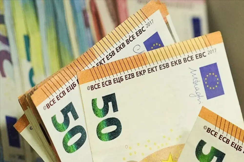 AB, 2025'te 160 milyar avroluk tahvil ihraç edecek AB, 2025'te 160 milyar avroluk tahvil ihraç edecek