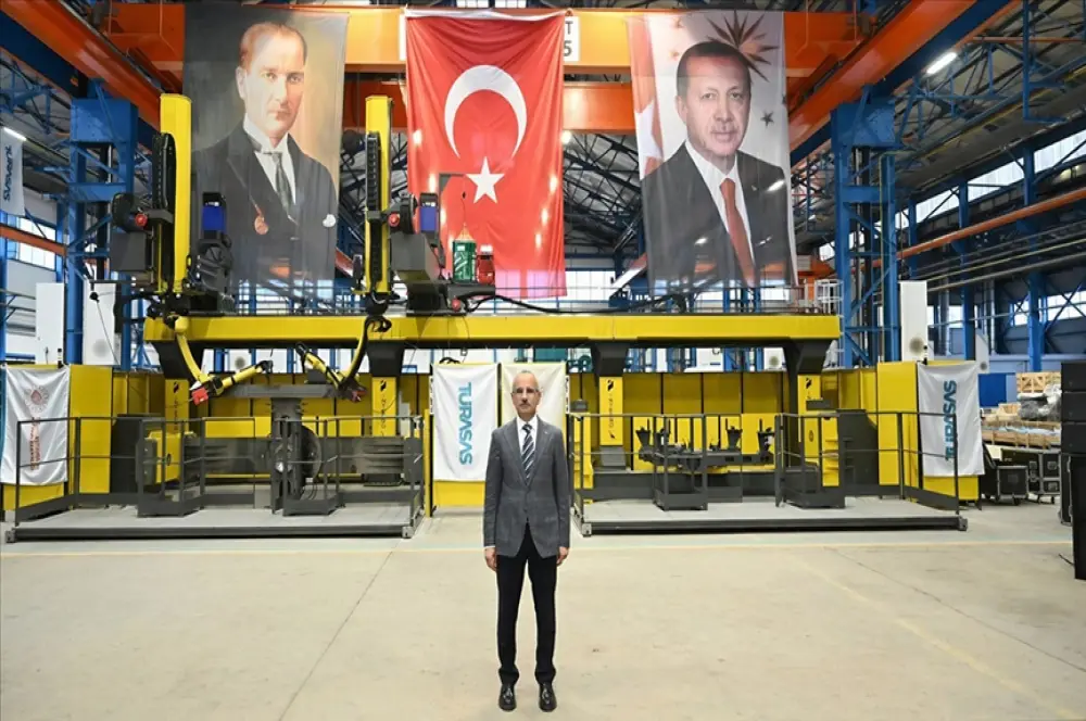 Milli lokomotife 3 yeni fabrika! Bakan Uraloğlu açıkladı Milli lokomotife 3 yeni fabrika! Bakan Uraloğlu açıkladı