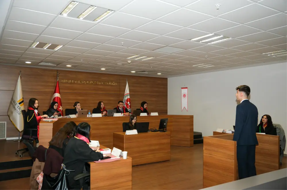 Dava simülasyonuyla mahkeme heyecanı Dava simülasyonuyla mahkeme heyecanı