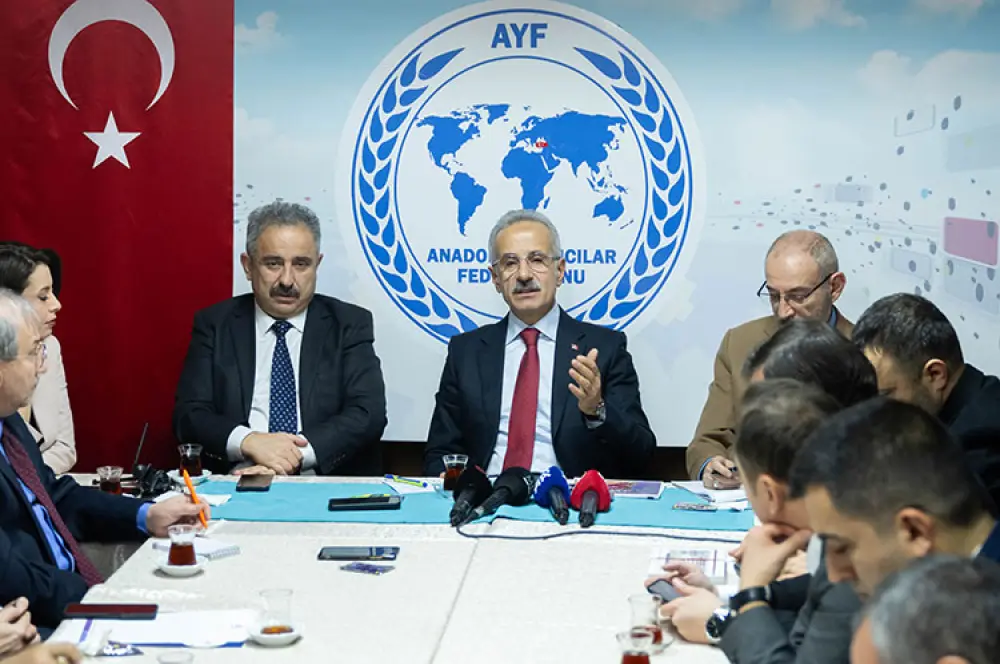 Bakan Uraloğlu: İlk etapta Şam Havalimanı'nı ile ilgili vaziyet alacağız Bakan Uraloğlu: İlk etapta Şam Havalimanı'nı ile ilgili vaziyet alacağız