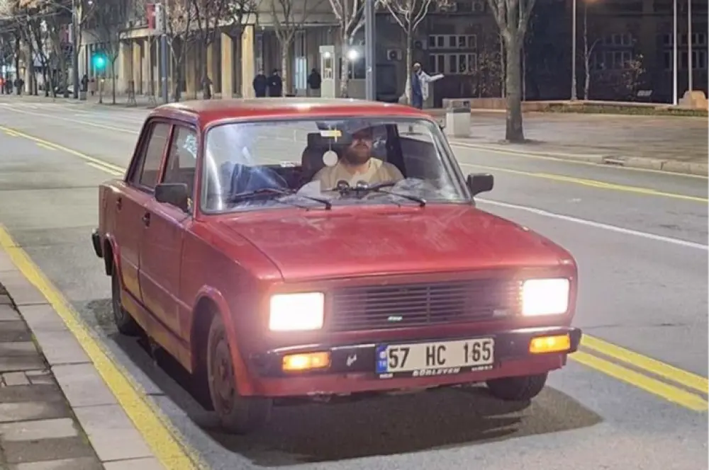 1993 model serçe ile Almanya'ya bakın kaç saatte gittiler! 1993 model serçe ile Almanya'ya bakın kaç saatte gittiler!