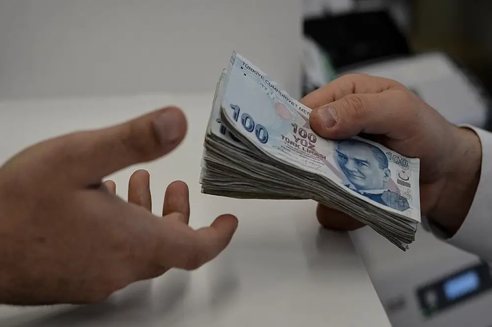 16 milyon emekliyi ilgilendiriyor: Yılbaşı ikramiyesi verilecek mi? 16 milyon emekliyi ilgilendiriyor: Yılbaşı ikramiyesi verilecek mi?