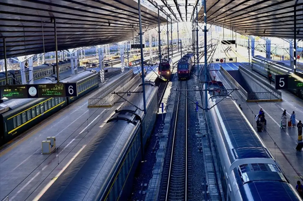 Çin tanıttı: Saatte 450 kilometre hızla gidiyor! 2025’te raylarda olacak Çin tanıttı: Saatte 450 kilometre hızla gidiyor! 2025’te raylarda olacak