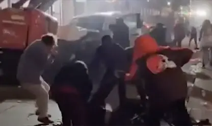 Dünyanın gözü ABD'ye döndü! Bir araç kalabalığa daldı: 10 ölü, 40 yaralı