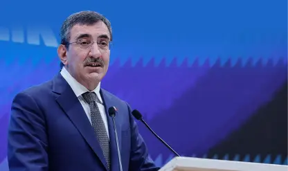 Cevdet Yılmaz: İyileşen dış ticaret açığımız, dezenflasyon sürecine olumlu katkı vermiştir Cevdet Yılmaz: İyileşen dış ticaret açığımız, dezenflasyon sürecine olumlu katkı vermiştir