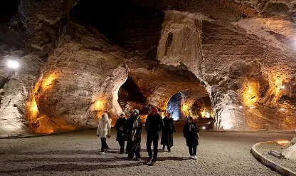 Iğdır'daki Tuz Terapi Merkezi kış aylarında da turistleri ağırlıyor Iğdır'daki Tuz Terapi Merkezi kış aylarında da turistleri ağırlıyor