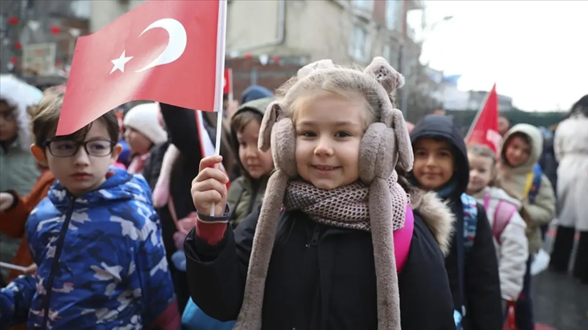MEB SON DAKİKA: Öğrenciler yarıyıl tatiline 'Şenlik Haftası'yla girecek! İşte gün gün faaliyet takvimi MEB SON DAKİKA: Öğrenciler yarıyıl tatiline 'Şenlik Haftası'yla girecek! İşte gün gün faaliyet takvimi