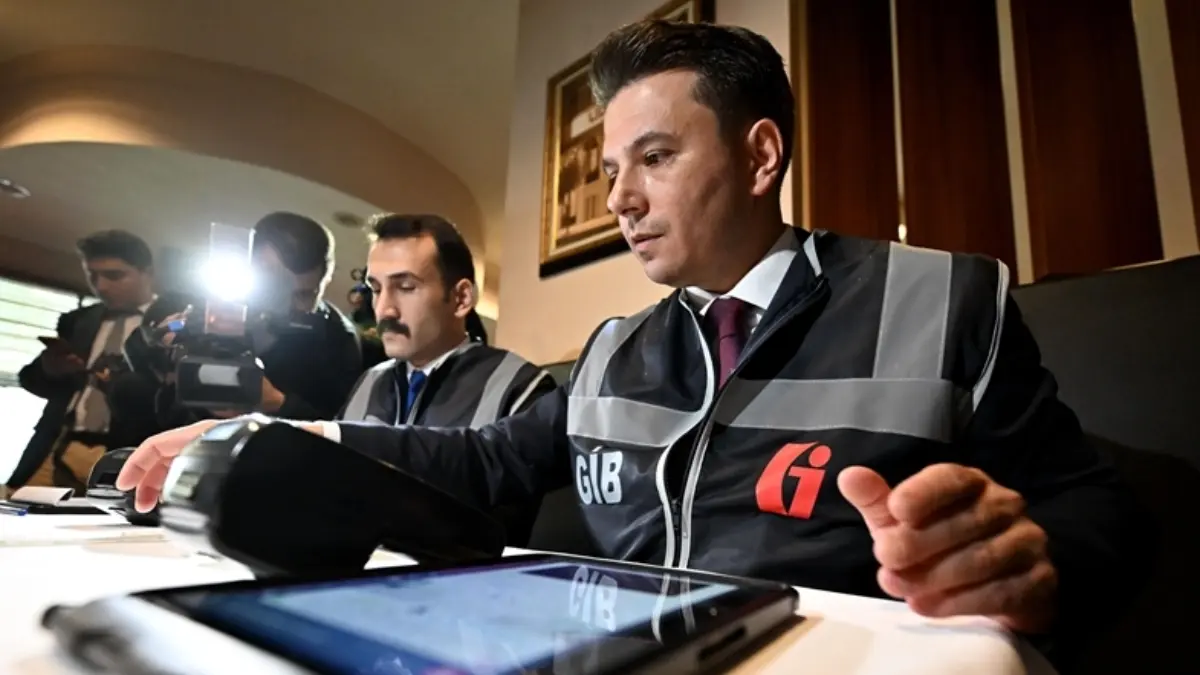 GİB geçen yıl sahada 1,1 milyon 'Kayıt dışı denetimi' gerçekleştirdi GİB geçen yıl sahada 1,1 milyon 'Kayıt dışı denetimi' gerçekleştirdi