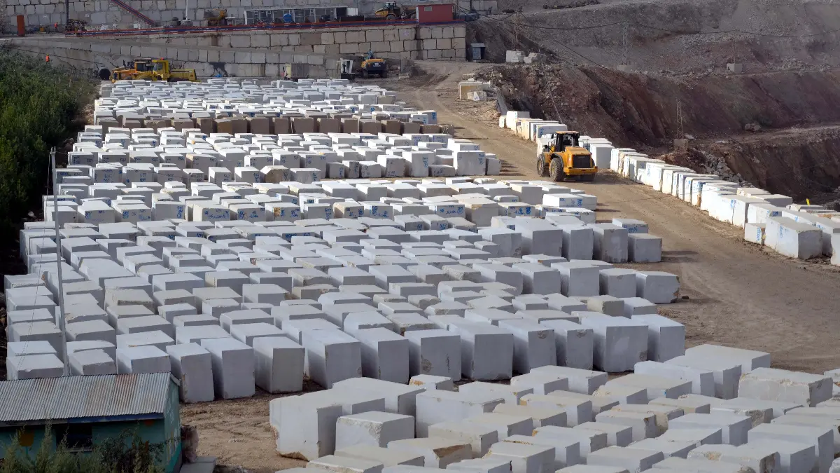 Bakan Işıkhan açıkladı: Madencilikte kayıt dışı istihdam minimum seviyede Bakan Işıkhan açıkladı: Madencilikte kayıt dışı istihdam minimum seviyede