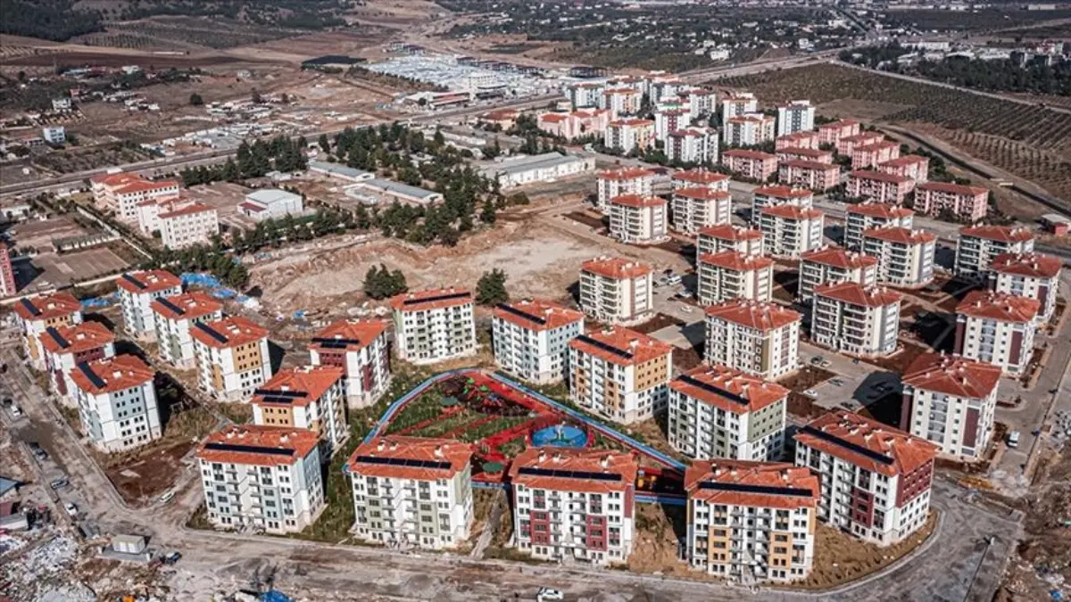 Deprem bölgesinin yeniden imarına ilişkin yatırımlar hız kesmeyecek Deprem bölgesinin yeniden imarına ilişkin yatırımlar hız kesmeyecek