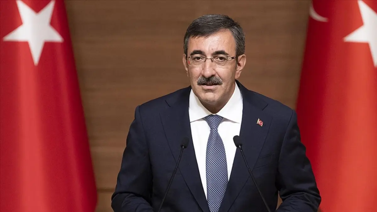 Cevdet Yılmaz'dan ekonomi programı açıklaması: Dezenflasyonun süreceğini gösteriyor Cevdet Yılmaz'dan ekonomi programı açıklaması: Dezenflasyonun süreceğini gösteriyor