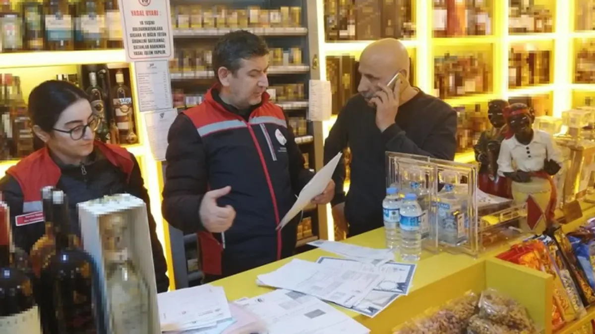 İstanbul'da sahte alkol alarmı! Denetimler artırıldı İstanbul'da sahte alkol alarmı! Denetimler artırıldı