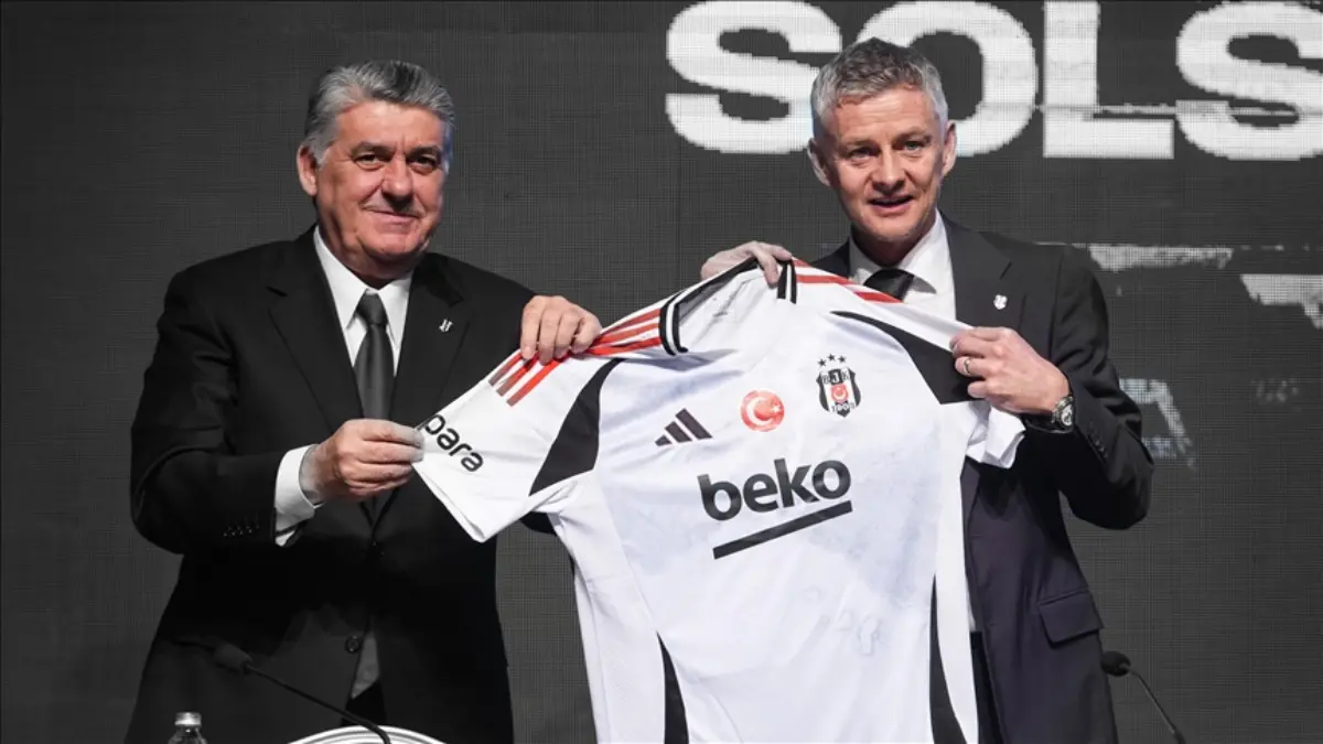 Ole Gunnar Solskjaer'in yıllık ücreti belli oldu! Beşiktaş'tan 1,5+1 yıllık sözleşme Ole Gunnar Solskjaer'in yıllık ücreti belli oldu! Beşiktaş'tan 1,5+1 yıllık sözleşme