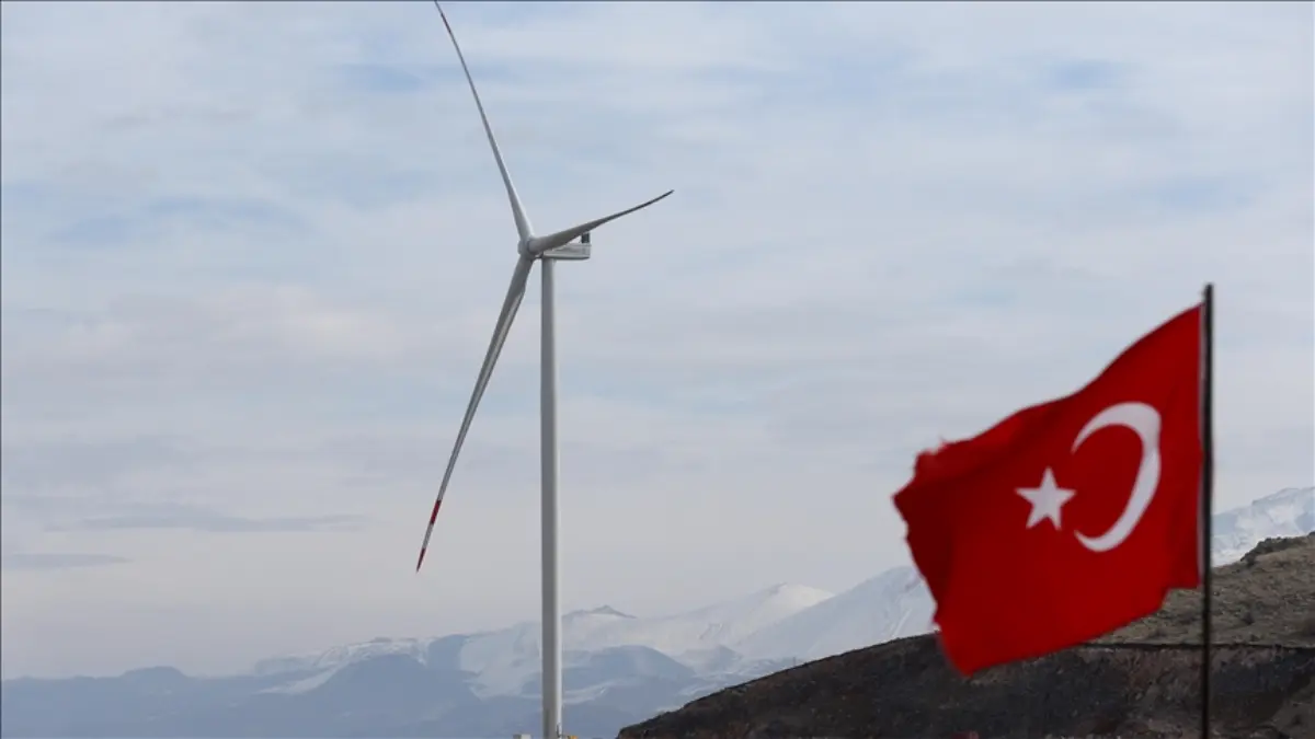 600 tonluk dev türbinler rüzgarı elektriğe dönüştürüyor 600 tonluk dev türbinler rüzgarı elektriğe dönüştürüyor
