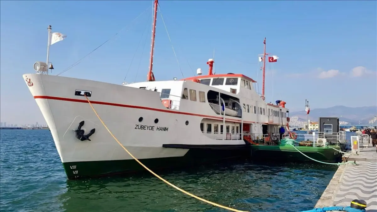 Zübeyde Hanım Eğitim ve Sergi Gemisi yeniden ziyarete açıldı Zübeyde Hanım Eğitim ve Sergi Gemisi yeniden ziyarete açıldı