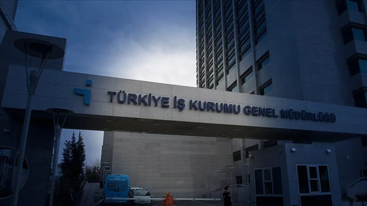İŞKUR Gençlik Programı'na 242 bin öğrenci başvurdu: Günlük 1083 lira ödeniyor İŞKUR Gençlik Programı'na 242 bin öğrenci başvurdu: Günlük 1083 lira ödeniyor