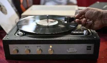 Nostaljik müzik dinleme cihazları yeniden raflarda