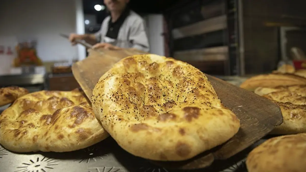 SON DAKİKA: Ramazan pidesinin fiyatı belli oldu! 250 gram pidenin fiyatı 20 TL olarak belirlendi SON DAKİKA: Ramazan pidesinin fiyatı belli oldu! 250 gram pidenin fiyatı 20 TL olarak belirlendi
