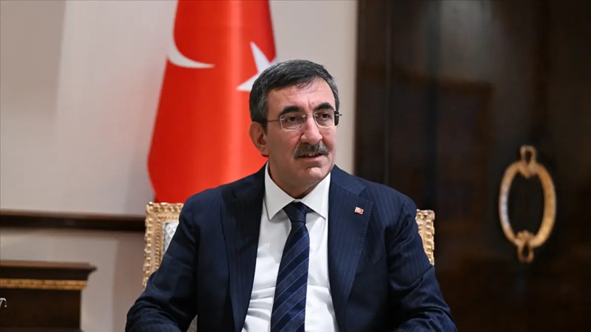 Cevdet Yılmaz, İngiltere'de yatırımcılarla buluşacak: Türkiye'deki fırsatları anlatacak Cevdet Yılmaz, İngiltere'de yatırımcılarla buluşacak: Türkiye'deki fırsatları anlatacak