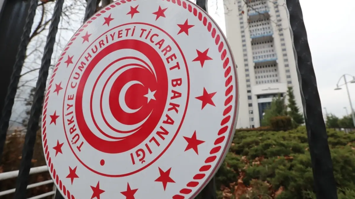 Kaçak eşyalara geçit yok! Vatandaşlar ALO 136'ya bildiriyor Kaçak eşyalara geçit yok! Vatandaşlar ALO 136'ya bildiriyor