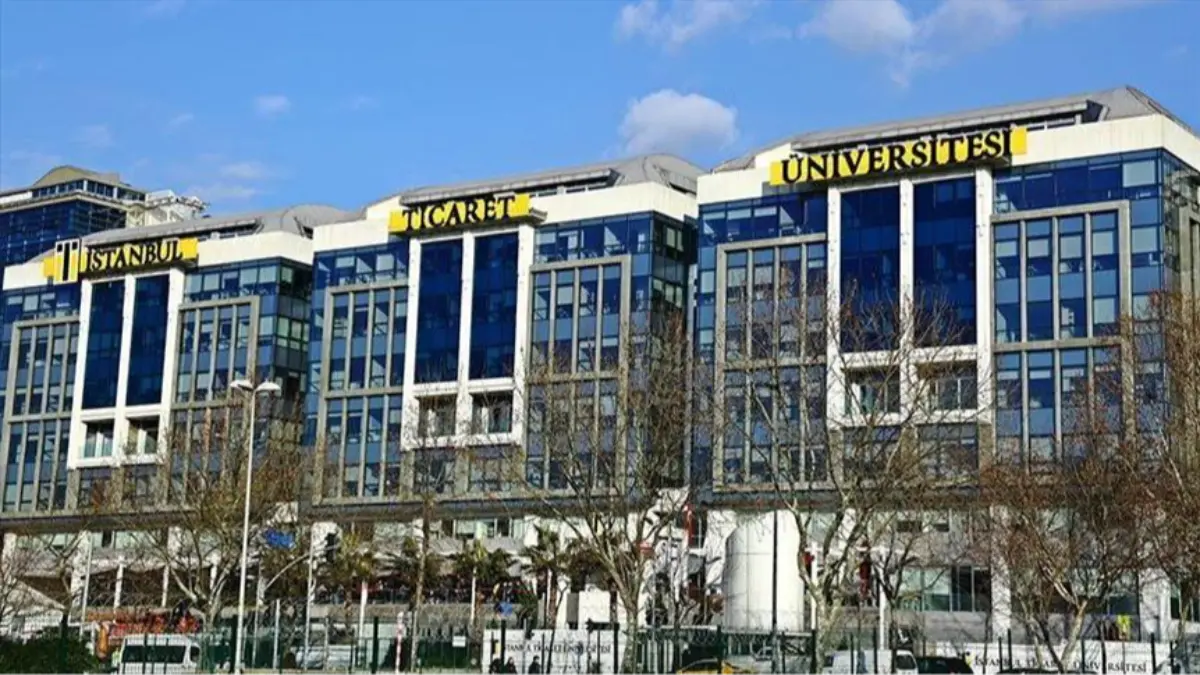 Üç fakültede görev değişimi Üç fakültede görev değişimi