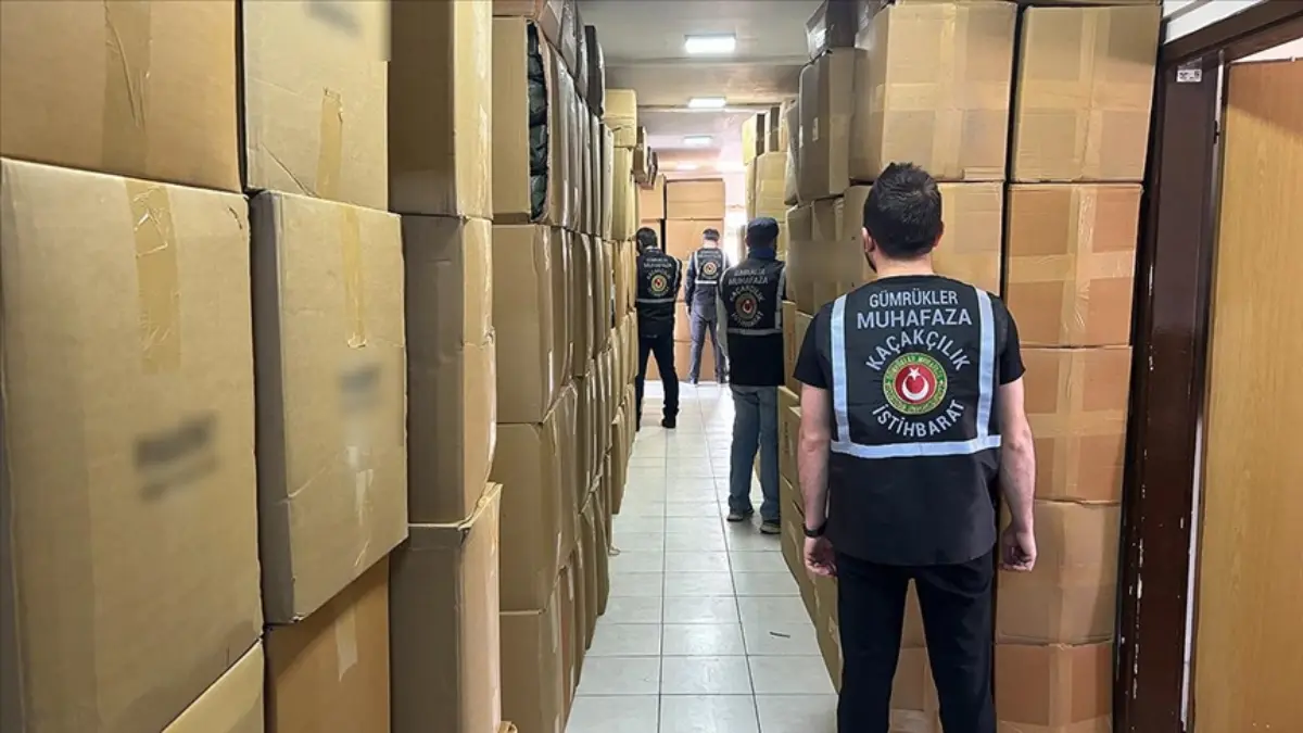 Kaçakçılığa geçit yok! Ticaret Bakanlığı 8,1 milyar liralık ürüne el koydu Kaçakçılığa geçit yok! Ticaret Bakanlığı 8,1 milyar liralık ürüne el koydu