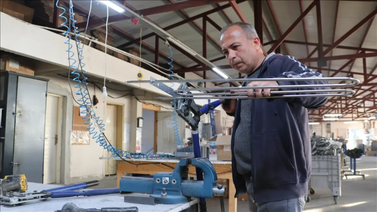 Fabrikaya dönen eski düğün salonu 24 kişiye iş kapısı oldu Fabrikaya dönen eski düğün salonu 24 kişiye iş kapısı oldu