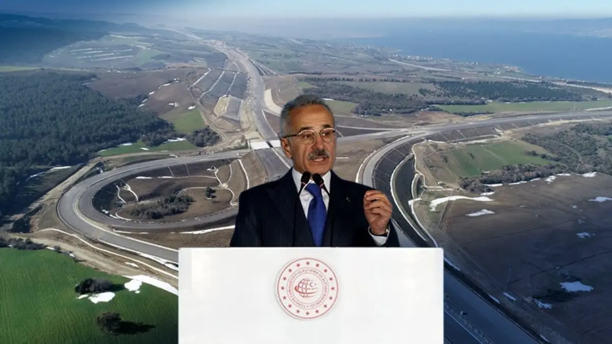 İstanbul-Çanakkale arası 2 saate düşüyor! Bakan Uraloğlu açıkladı İstanbul-Çanakkale arası 2 saate düşüyor! Bakan Uraloğlu açıkladı