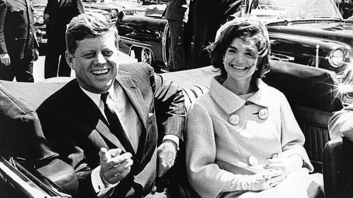 Kennedy suikastının yaşandığı dönemde görev yapan yüzlerce yetkilinin hassas bilgileri ifşa edildi Kennedy suikastının yaşandığı dönemde görev yapan yüzlerce yetkilinin hassas bilgileri ifşa edildi