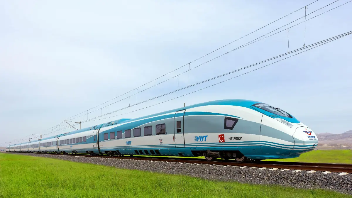 Ulaştırma Bakanı Uraloğlu duyurdu: Tren seferlerine bayram ayarı