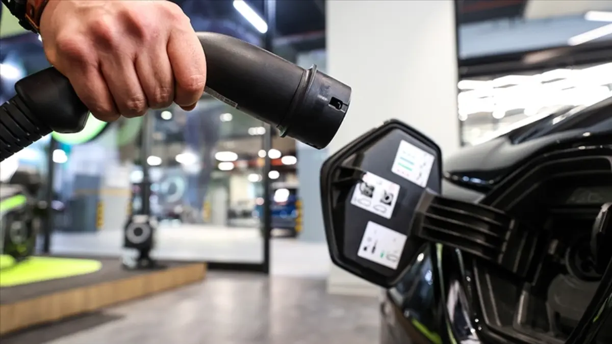 Çin elektrikli araçta dünyayı solladı: Satışlar küresel rakamların iki katı! Çin elektrikli araçta dünyayı solladı: Satışlar küresel rakamların iki katı!