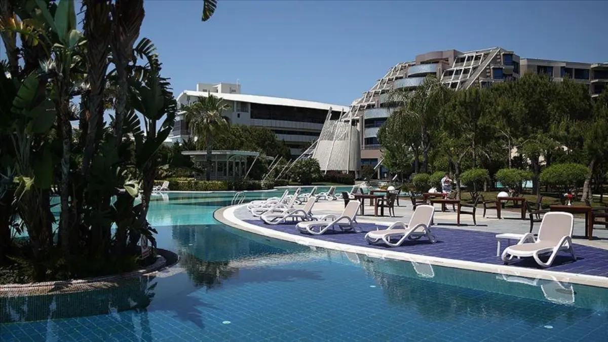 Bayram tatili 9 güne uzadı: Otel rezervasyonları arttı Bayram tatili 9 güne uzadı: Otel rezervasyonları arttı