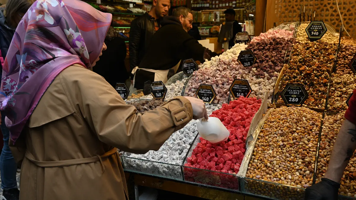 Ramazan Bayramı 'Tatlı' geçecek! Çarşı ve pazarlar hareketlendi Ramazan Bayramı 'Tatlı' geçecek! Çarşı ve pazarlar hareketlendi