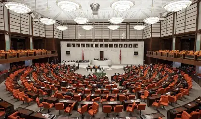 Emekliye zam düzenlemesi Meclis'e sunuldu