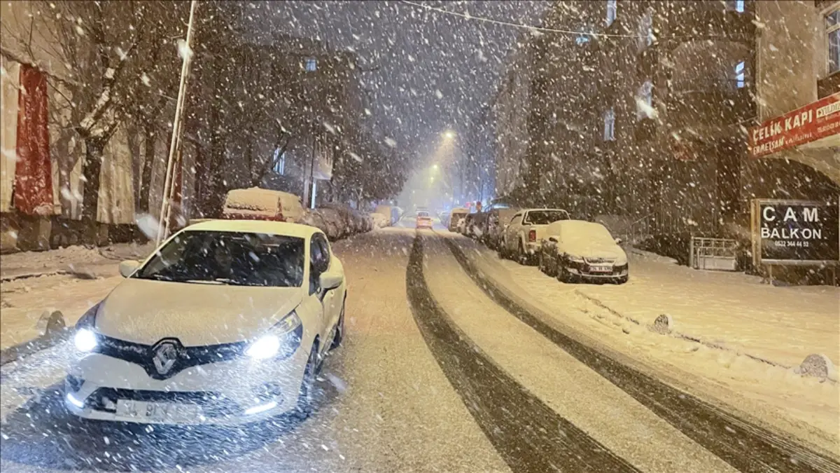 İSTANBUL KAR TATİLİ SON DAKİKA: 20 Şubat okullar tatil edildi! İSTANBUL KAR TATİLİ SON DAKİKA: 20 Şubat okullar tatil edildi!
