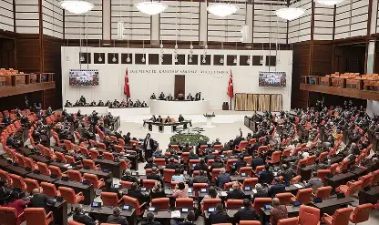 Emekliye ek düzenleme yasalaştı! Emekliye ek düzenleme yasalaştı!