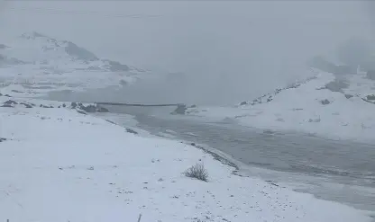 Ağrı'da dondurucu soğuk nedeniyle vatandaşların kaş ve kirpiklerinde kırağı oluştu Ağrı'da dondurucu soğuk nedeniyle vatandaşların kaş ve kirpiklerinde kırağı oluştu