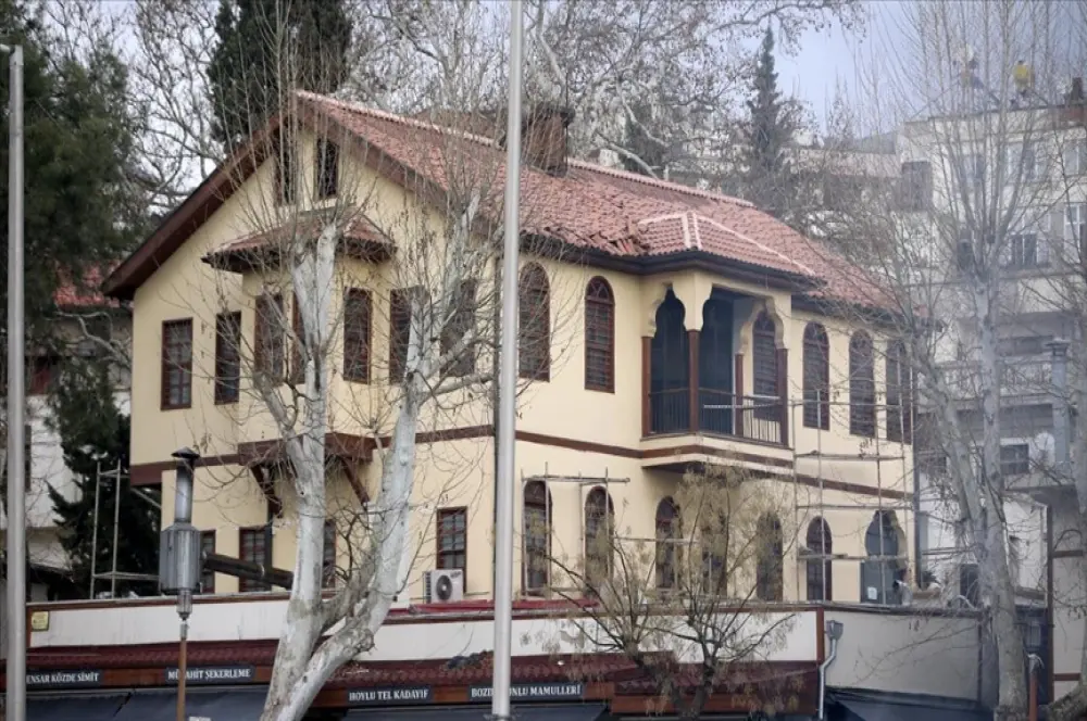 Dondurma Müzesi depreme tadilatta yakalandı
