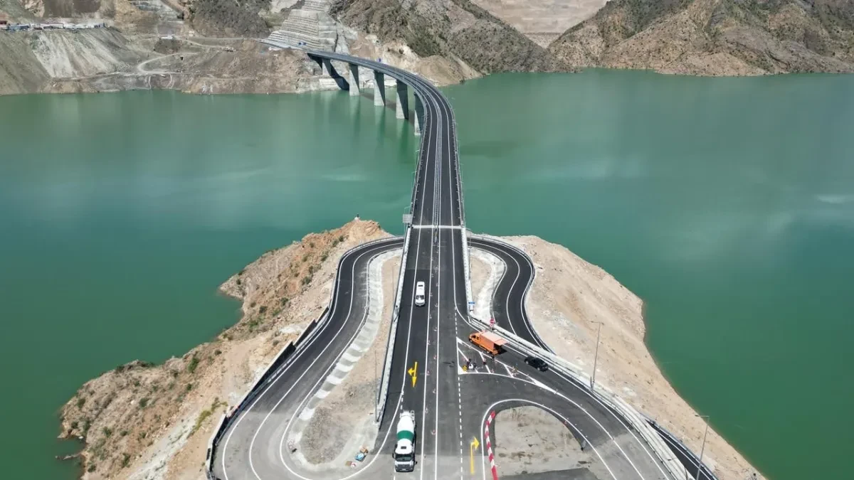 Yusufeli merkez viyadüğü: Doğayla uyumlu mühendislik harikası Yusufeli merkez viyadüğü: Doğayla uyumlu mühendislik harikası